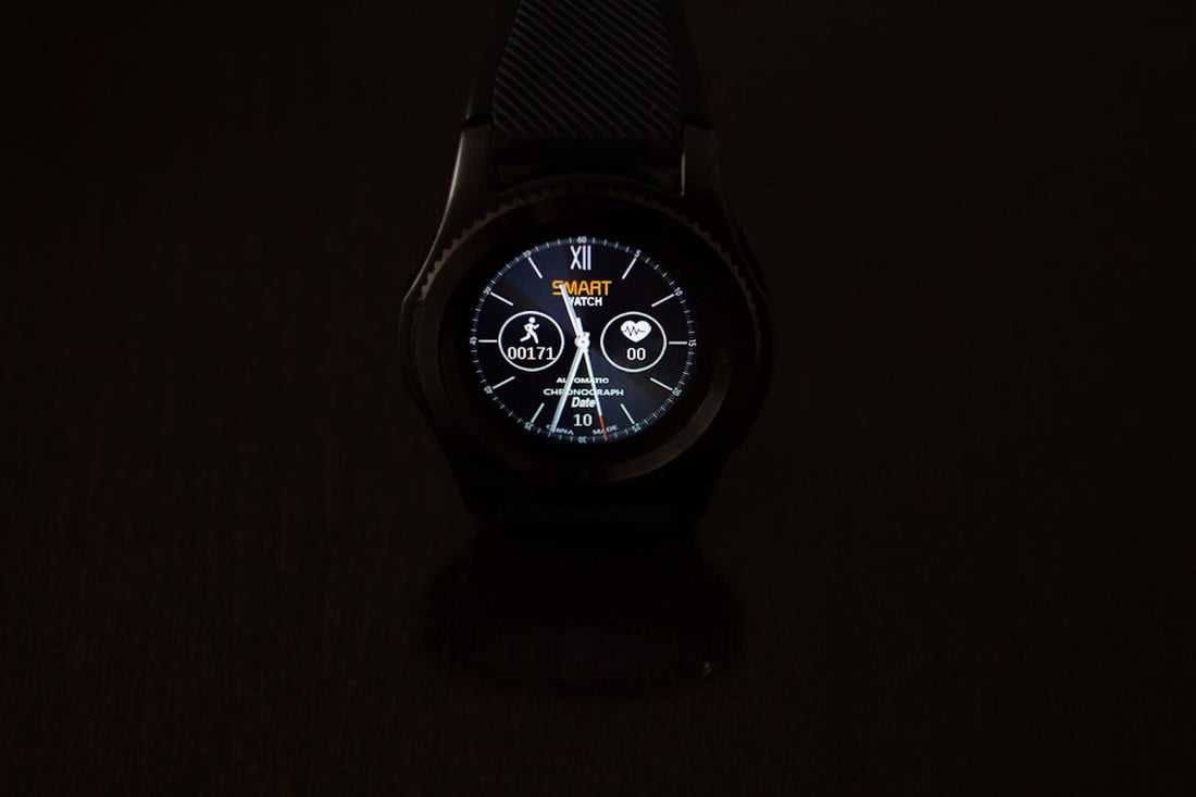 Smartwatch Garmin no pulso durante atividade física